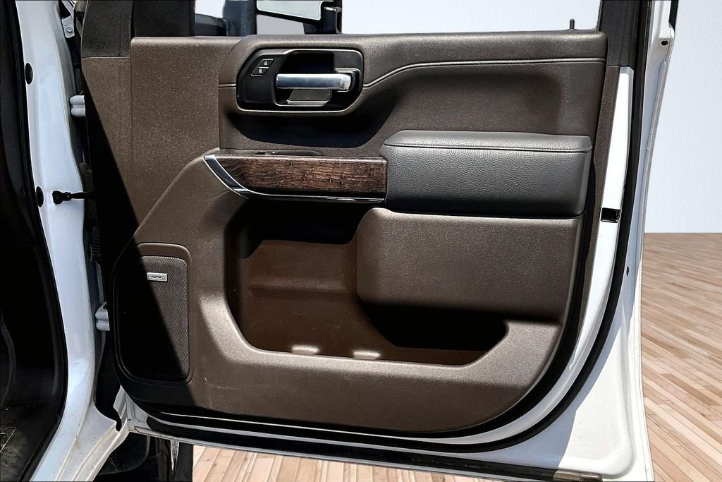 Used 2020 White GMC Denali image 17