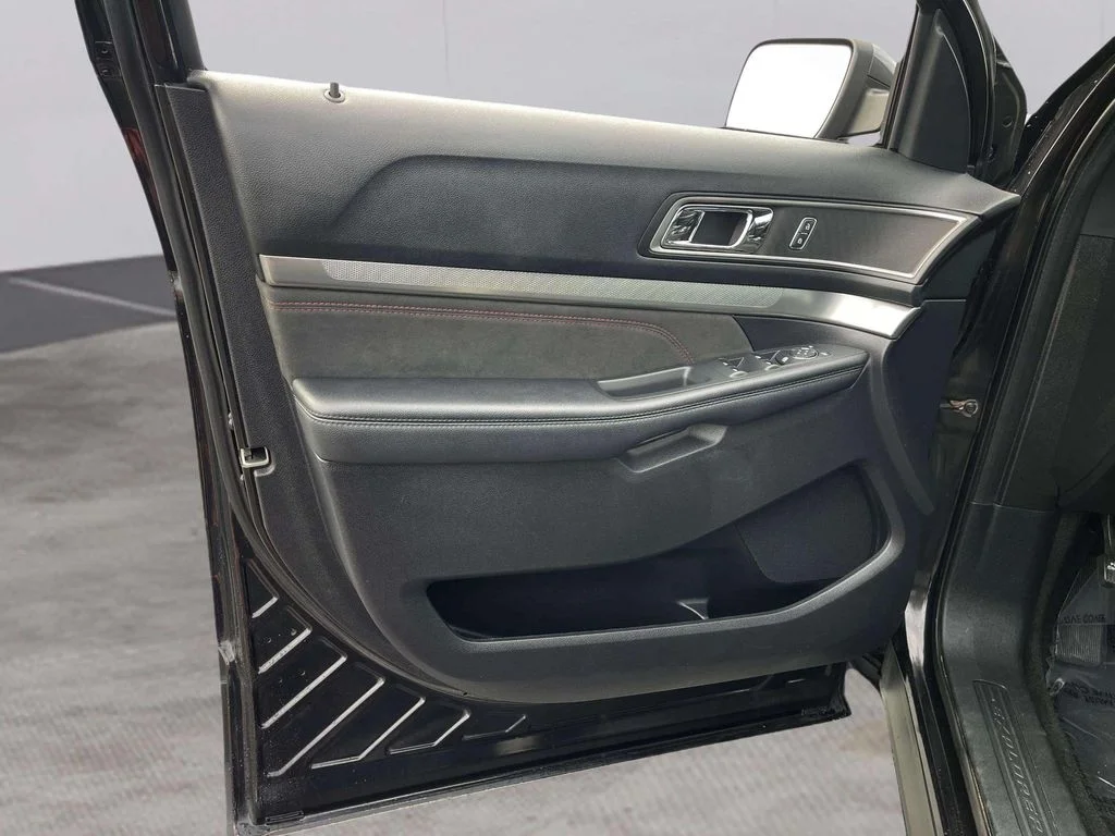 Used 2019 Agate Black Metallic Ford XLT image 21