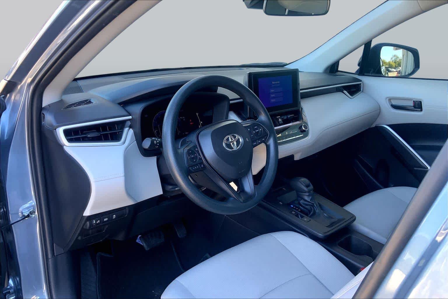 Used 2026 Celestite Toyota L image 17
