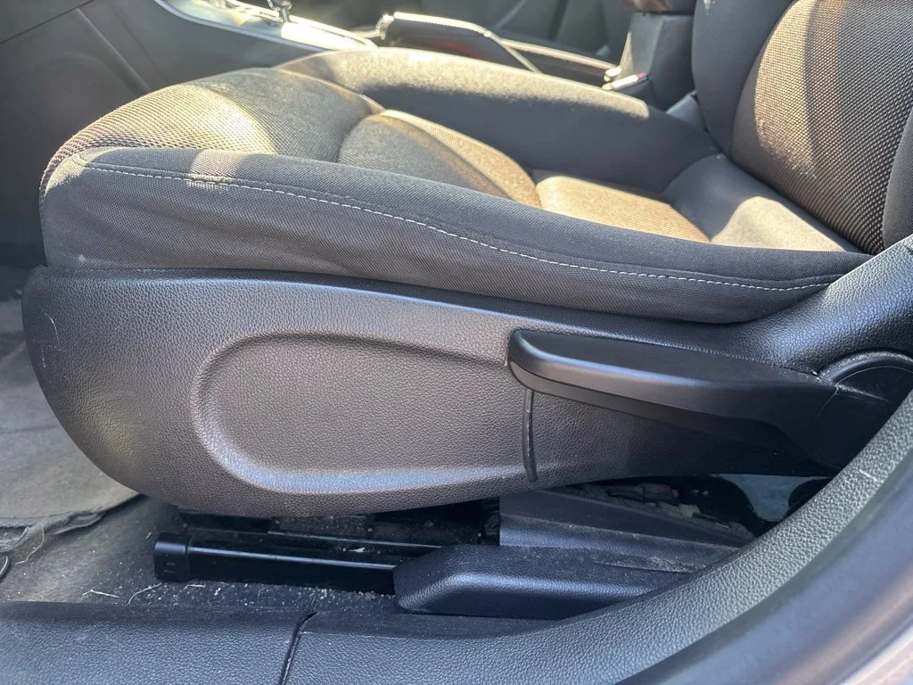 Used 2015 Silver Chevrolet 1LT image 17