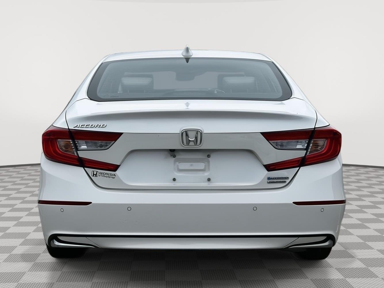 Used 2019 Platinum White Pearl Honda Touring image 4