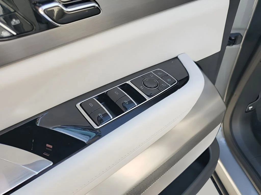 2026 Cadillac VISTIQ Sport - Photo 30