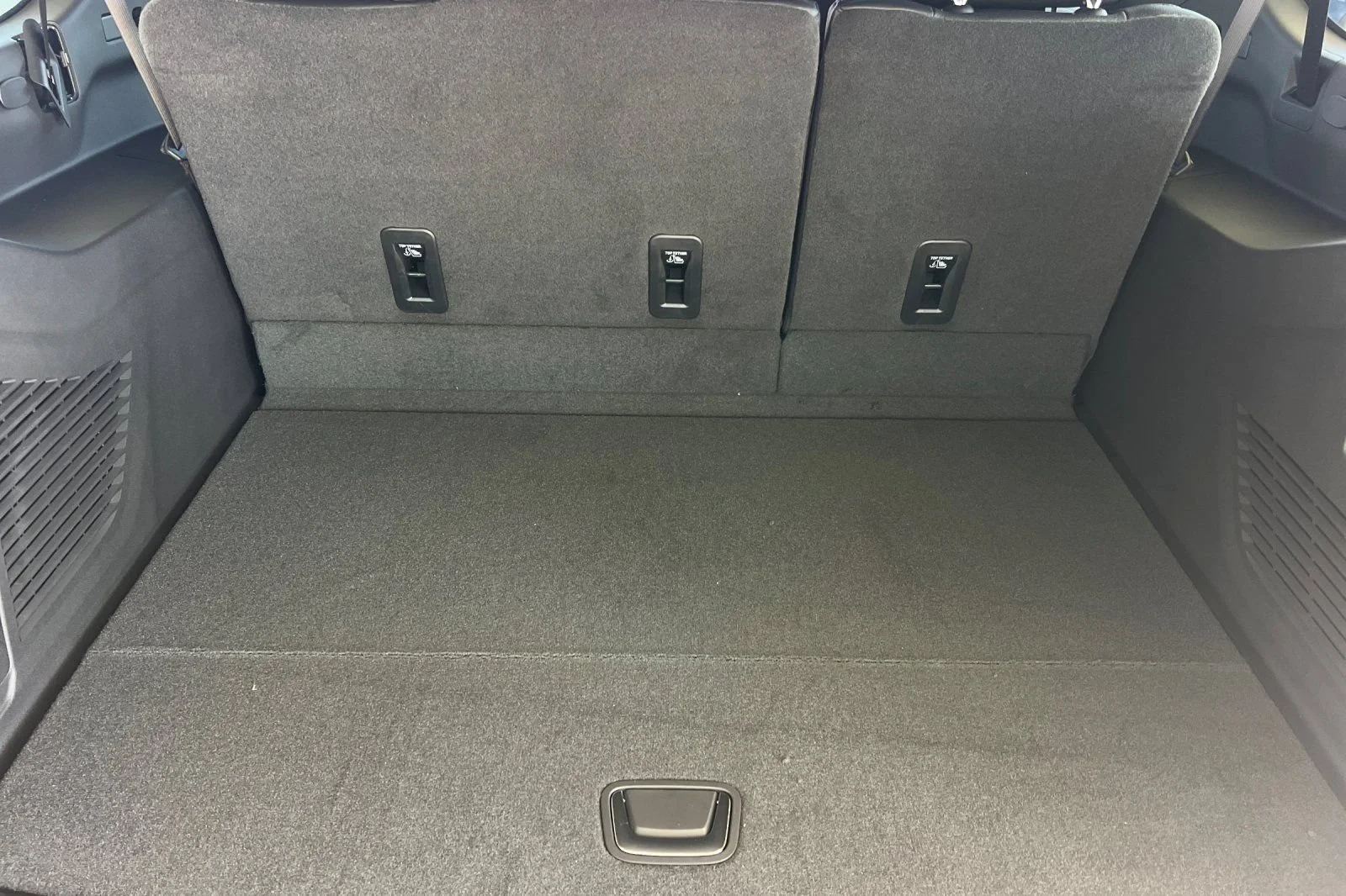 2026 GMC Yukon XL Denali - Photo 15