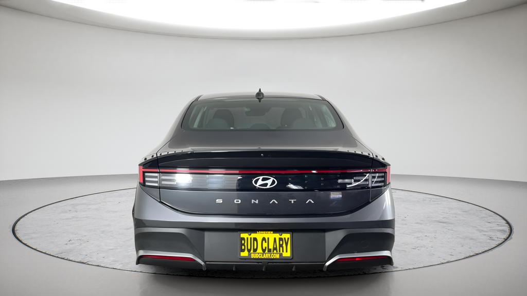 Used 2025 Portofino Gray Hyundai SE image 4