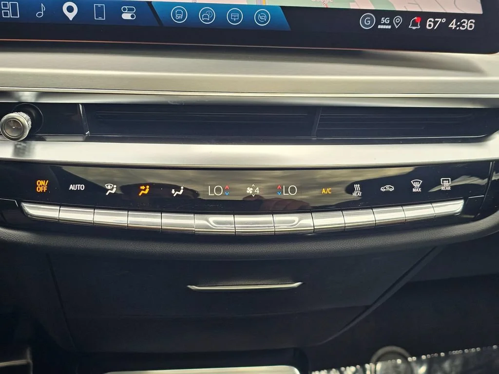 New 2027 Vibrant White Tricoat Cadillac Sport image 31