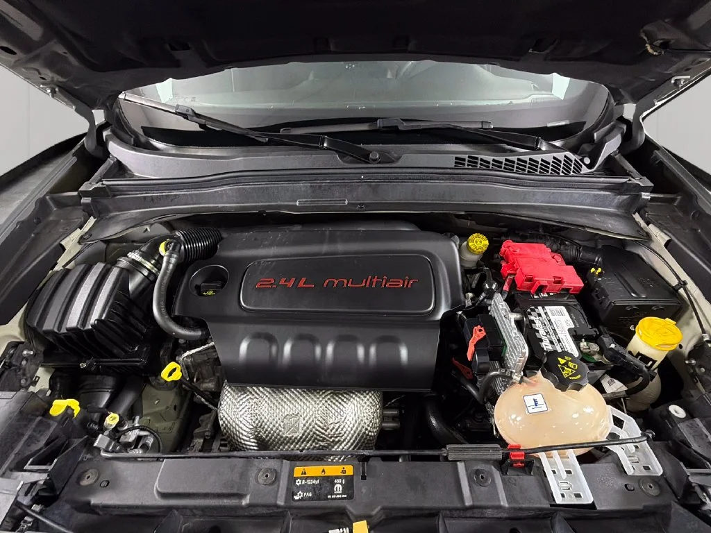 Used 2021  Jeep Latitude image 36