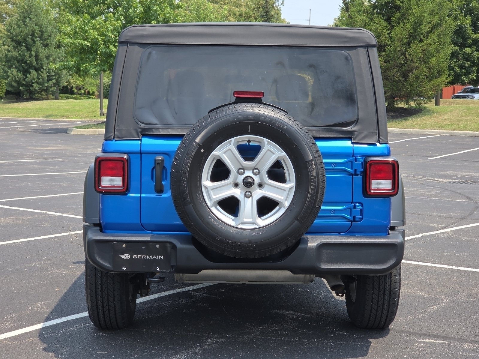Used 2021 Blue Pearl Jeep Unlimited Sport S image 20