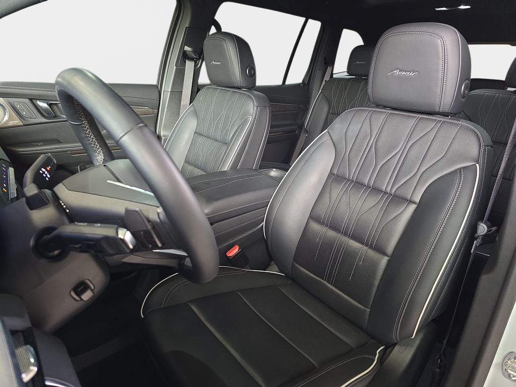 Used 2025 White Buick Avenir image 17
