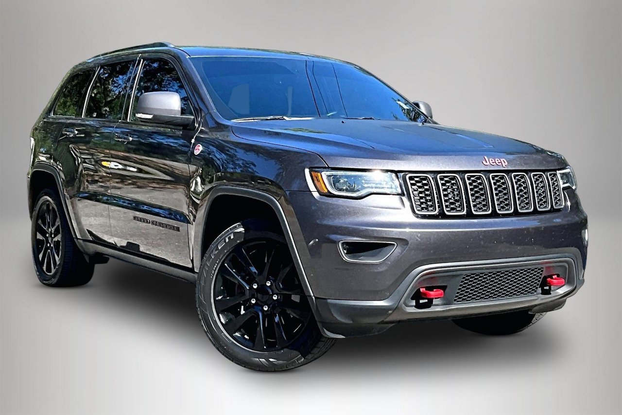 Used 2019 Gray Jeep Trailhawk image 2