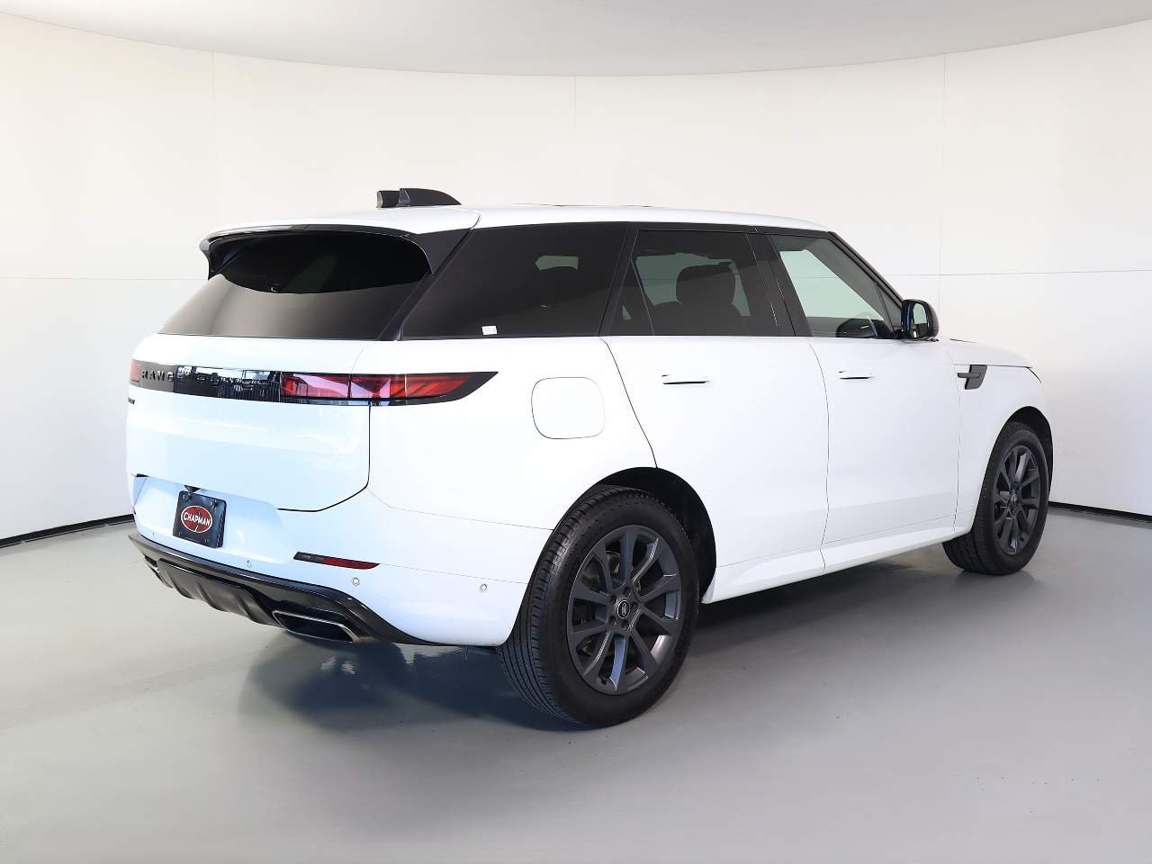 Used 2024 White Land Rover P400 Dynamic SE image 4