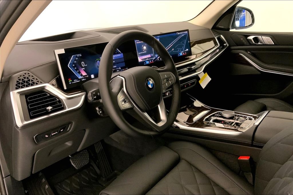 Used 2026 Skyscraper Grey Metallic BMW  image 4