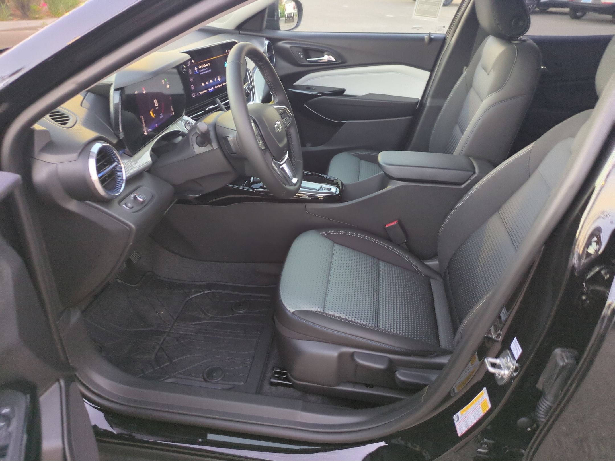 2026 Chevrolet Trax LT - Photo 11