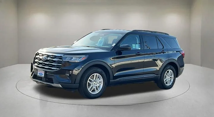 New 2026 Agate Black Metallic Ford Active image 2