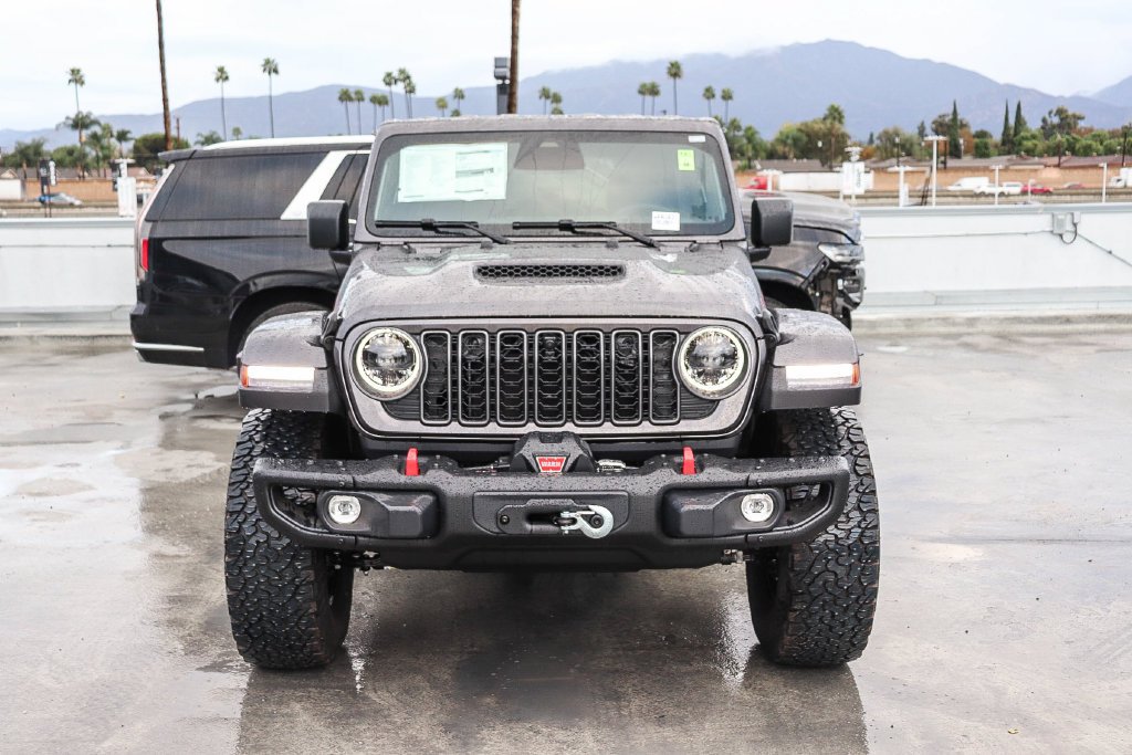 New 2026 Granite Crystal Metallic Clearcoat Jeep Rubicon X image 3