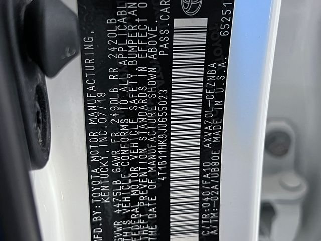 Used 2018 White Toyota LE image 27
