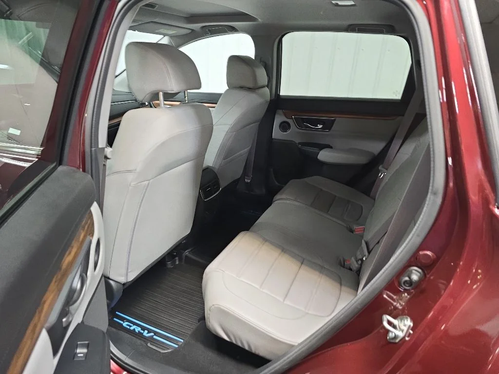 Used 2018 Red Honda Touring image 31