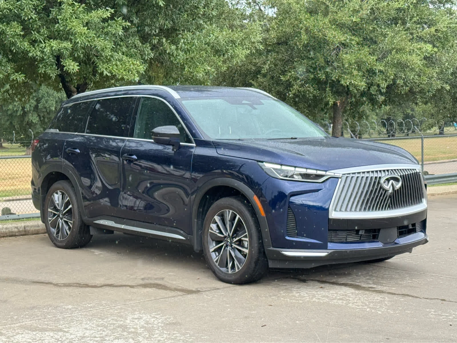 Certified Used 2026 Grand Blue INFINITI LUXE image 4