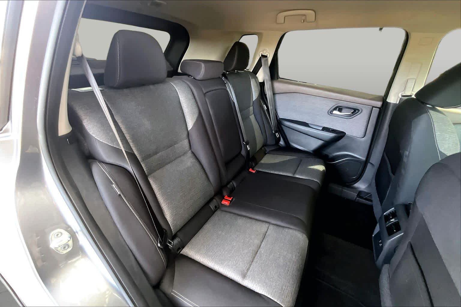 Used 2022 Gun Metallic Nissan SV image 19