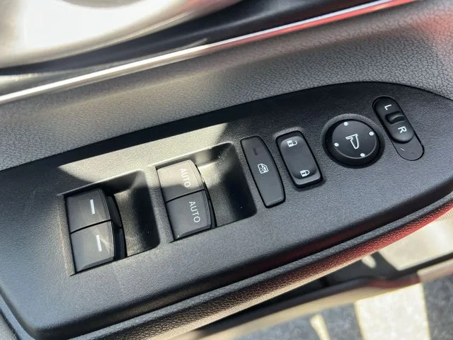Used 2022  Honda EX image 32