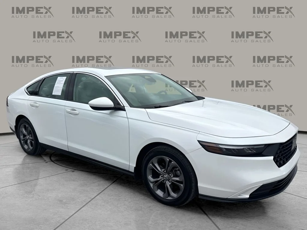 Used 2024 White Honda EX image 7