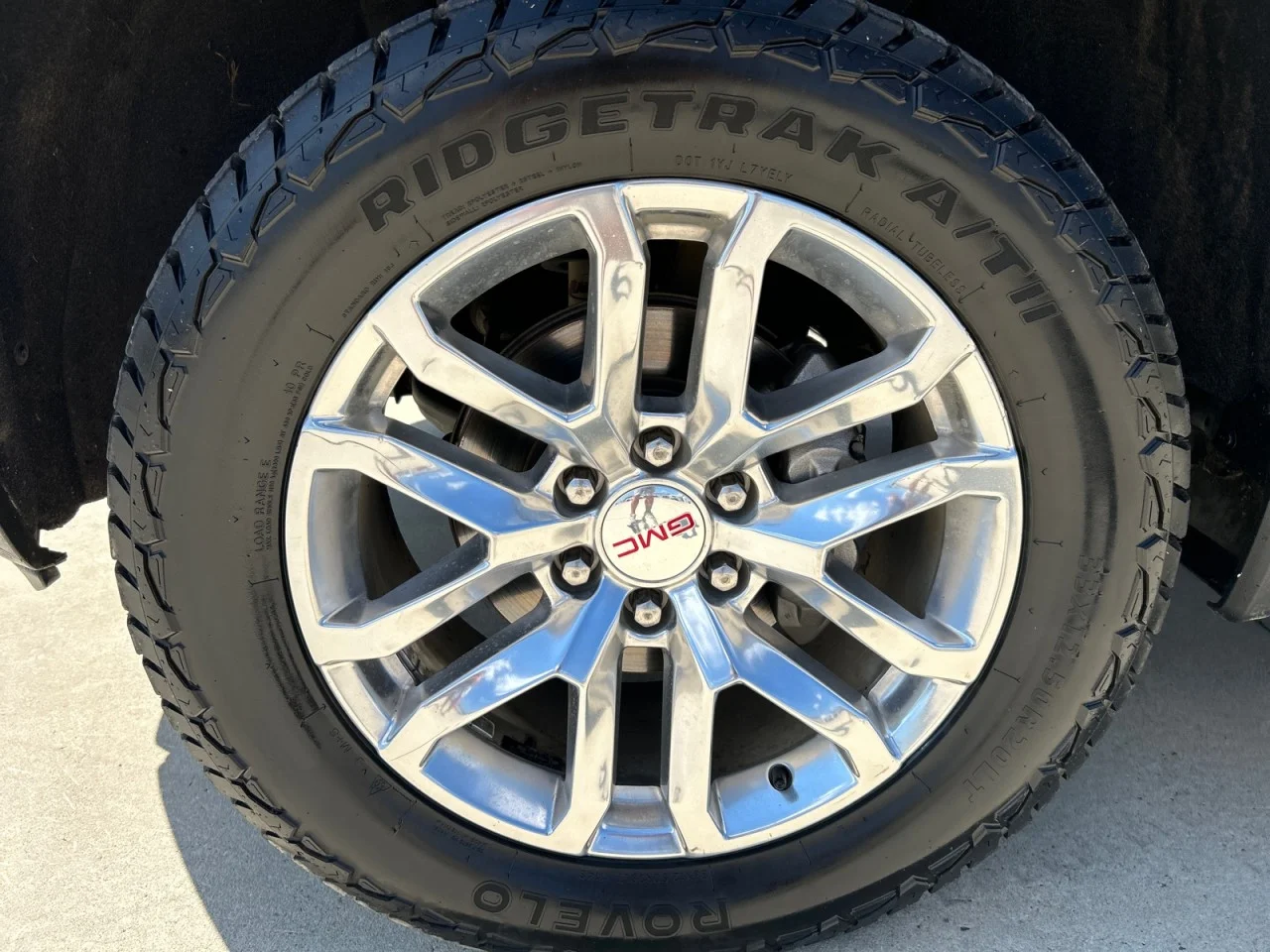 Used 2021 DARK SKY METALLIC GMC SLT image 9