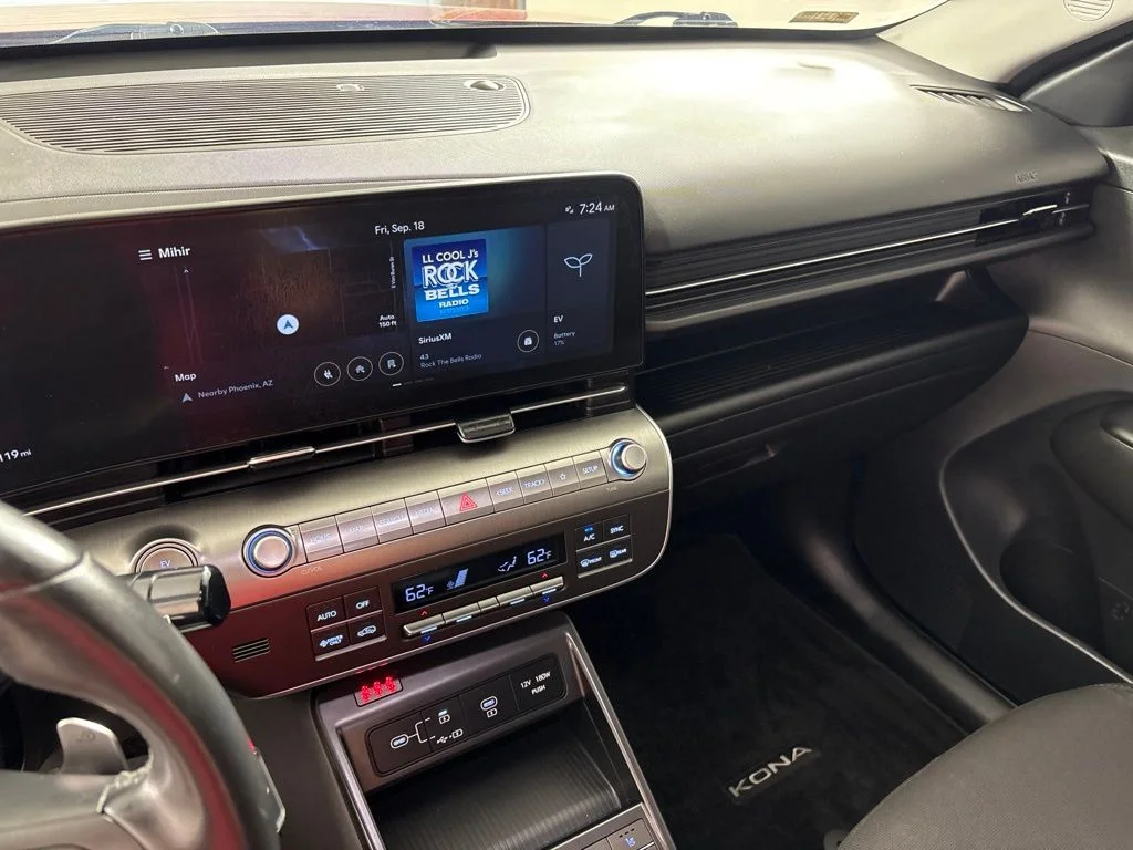 Used 2025 Red Hyundai SEL image 31
