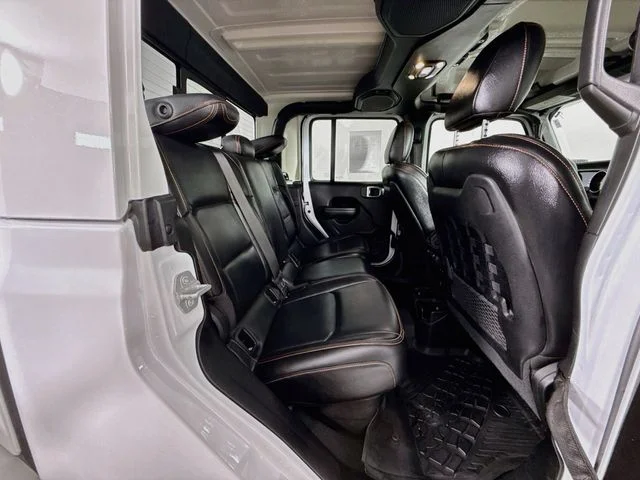 Used 2021 White Jeep Mojave image 27