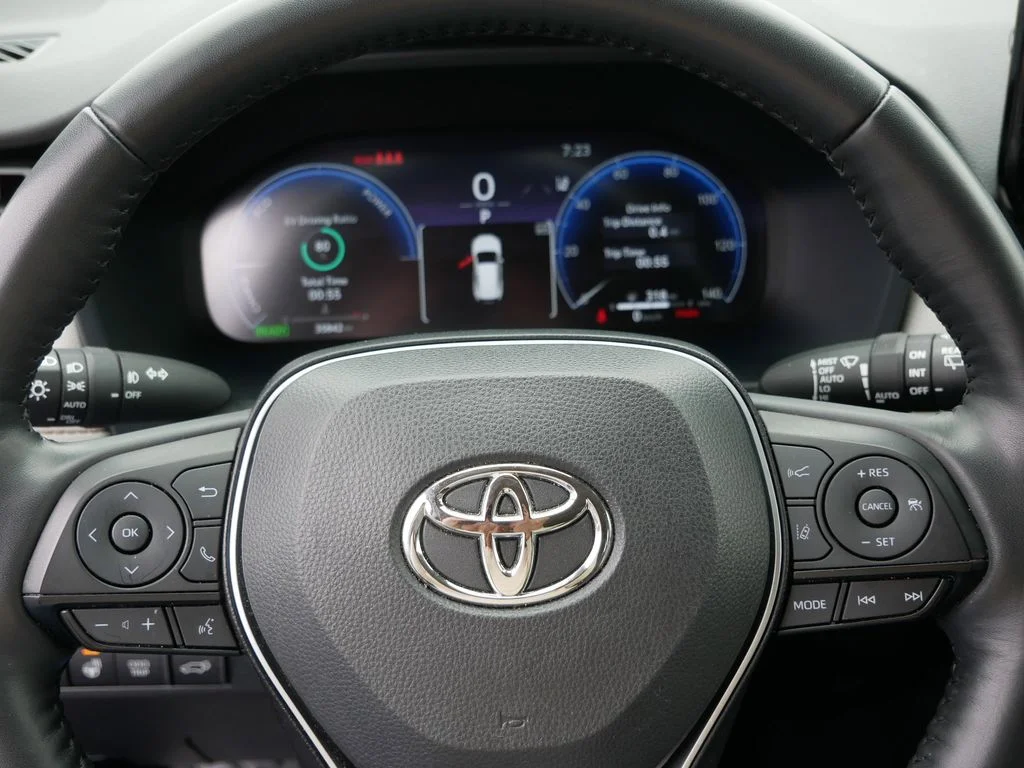 Used 2024  Toyota Limited image 19