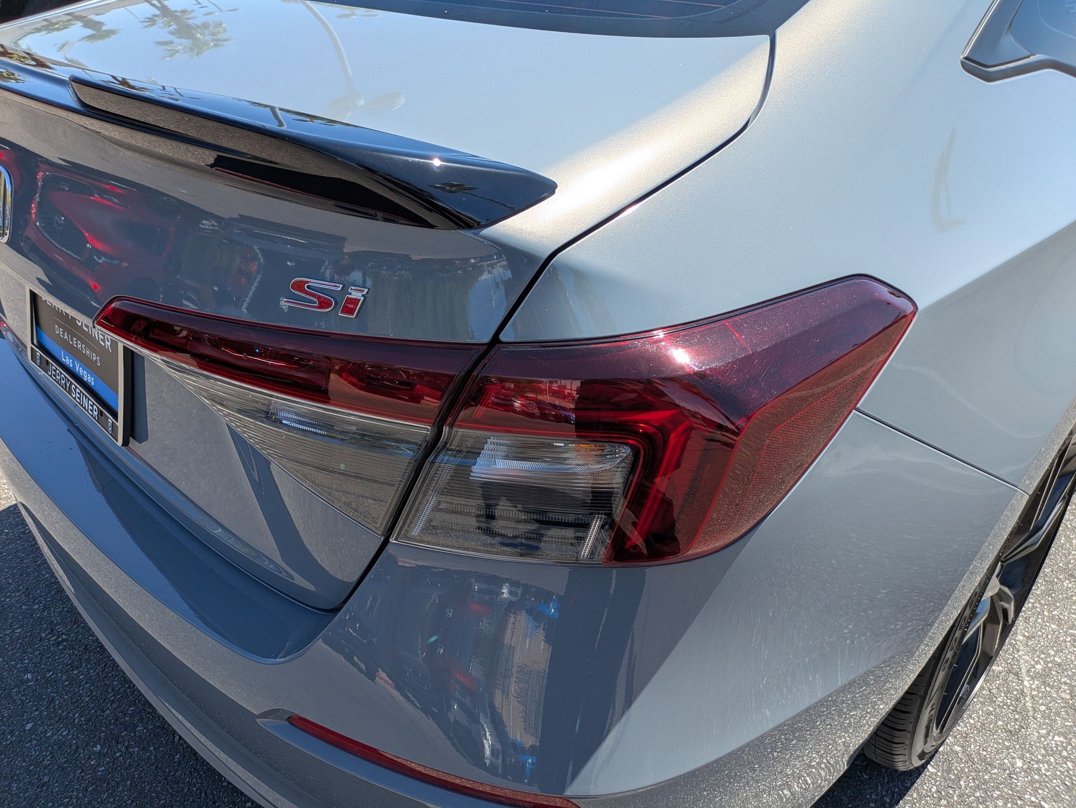 Used 2025 Urban Gray Pearl Honda  image 11