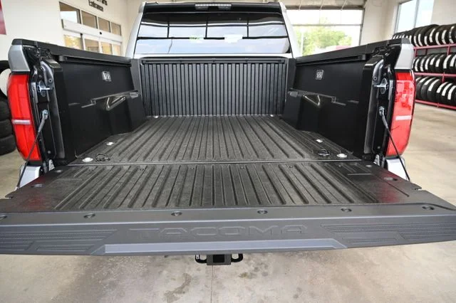 2026 Toyota Tacoma SR5 - Photo 8