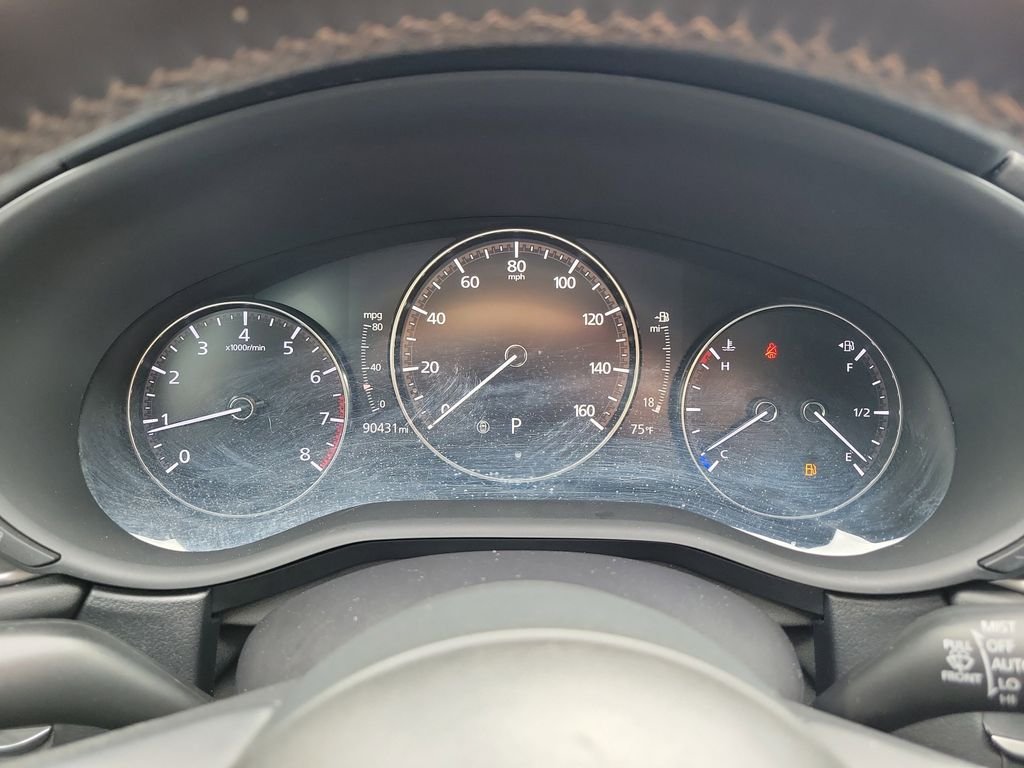 Used 2021 White Mazda Select image 25