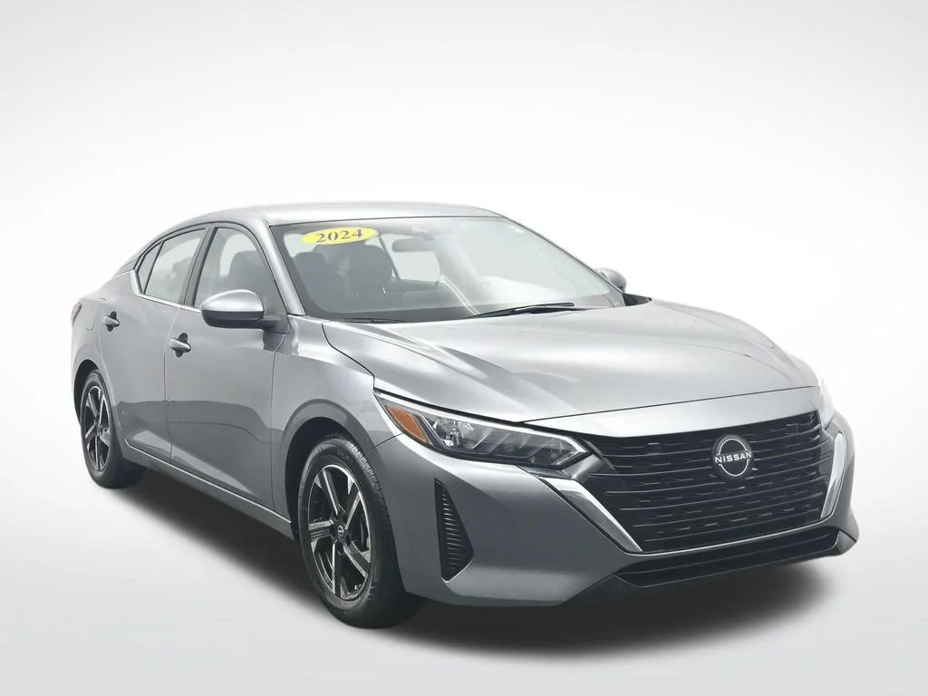 Used 2024 Gray Nissan SV image 3