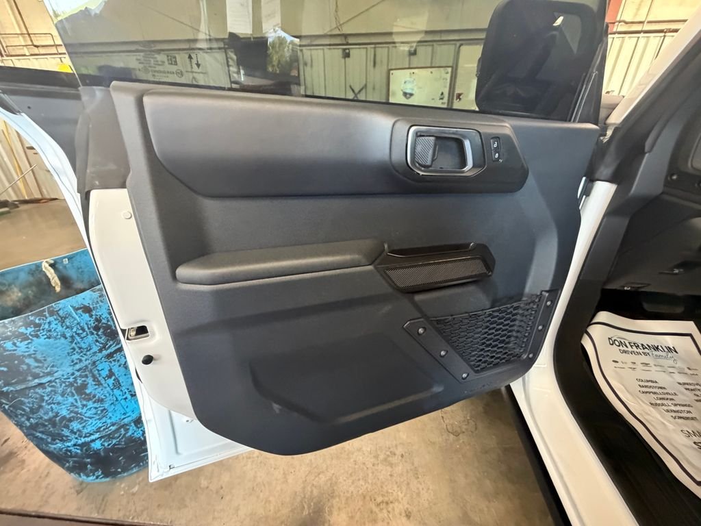 Used 2025 White Ford Badlands image 12