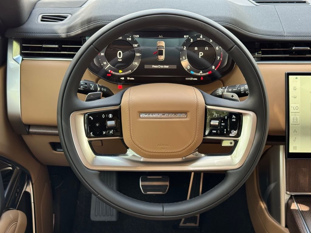 New 2026 Belgravia Green Metallic Land Rover SE image 21