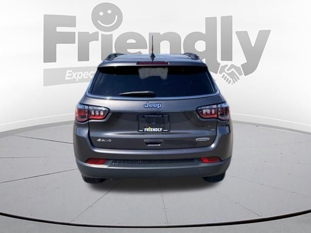 Used 2023 Gray Jeep Latitude Lux image 6