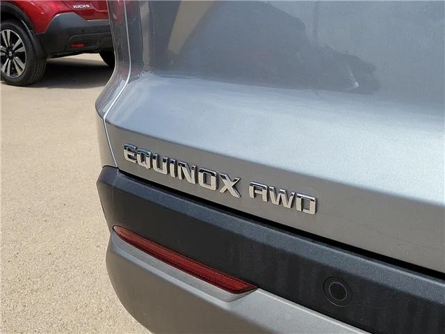 Used 2026 Sterling Gray Metallic Chevrolet LT All-Wheel Drive image 4