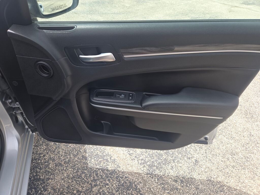 Used 2021 Silver Chrysler Touring image 5