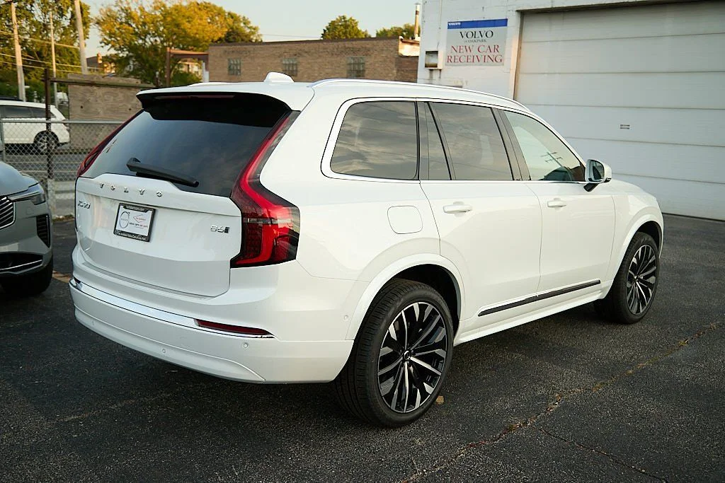 New 2026 Crystal White Volvo Plus image 9