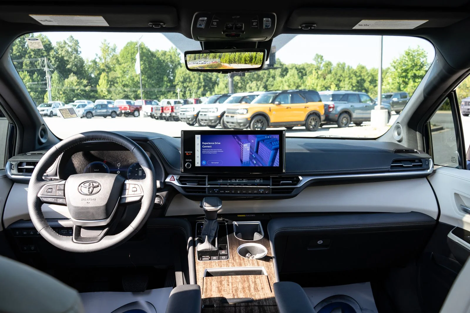 Used 2025  Toyota Platinum image 20