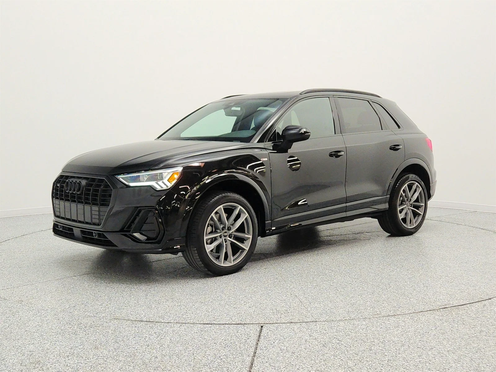2024 Audi Q3 45 TFSI S Line Premium quattro's photo