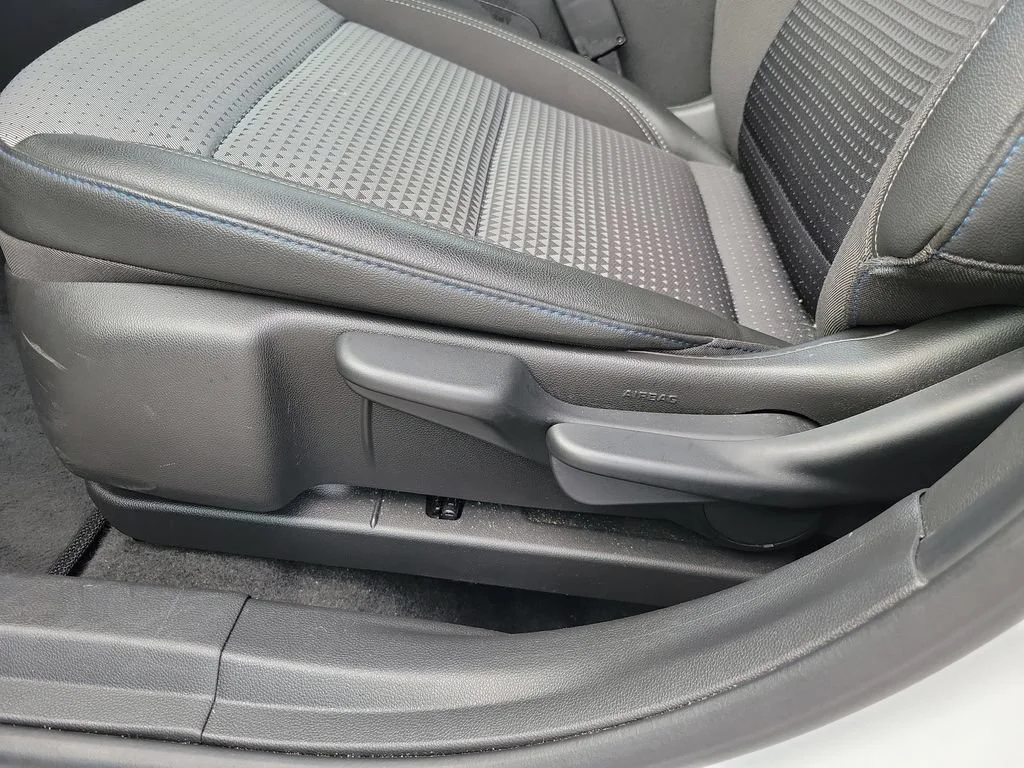 Used 2025 Summit White Chevrolet LT image 19