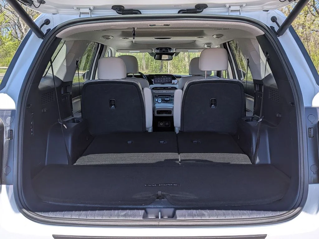 Used 2022 White Hyundai Limited image 29