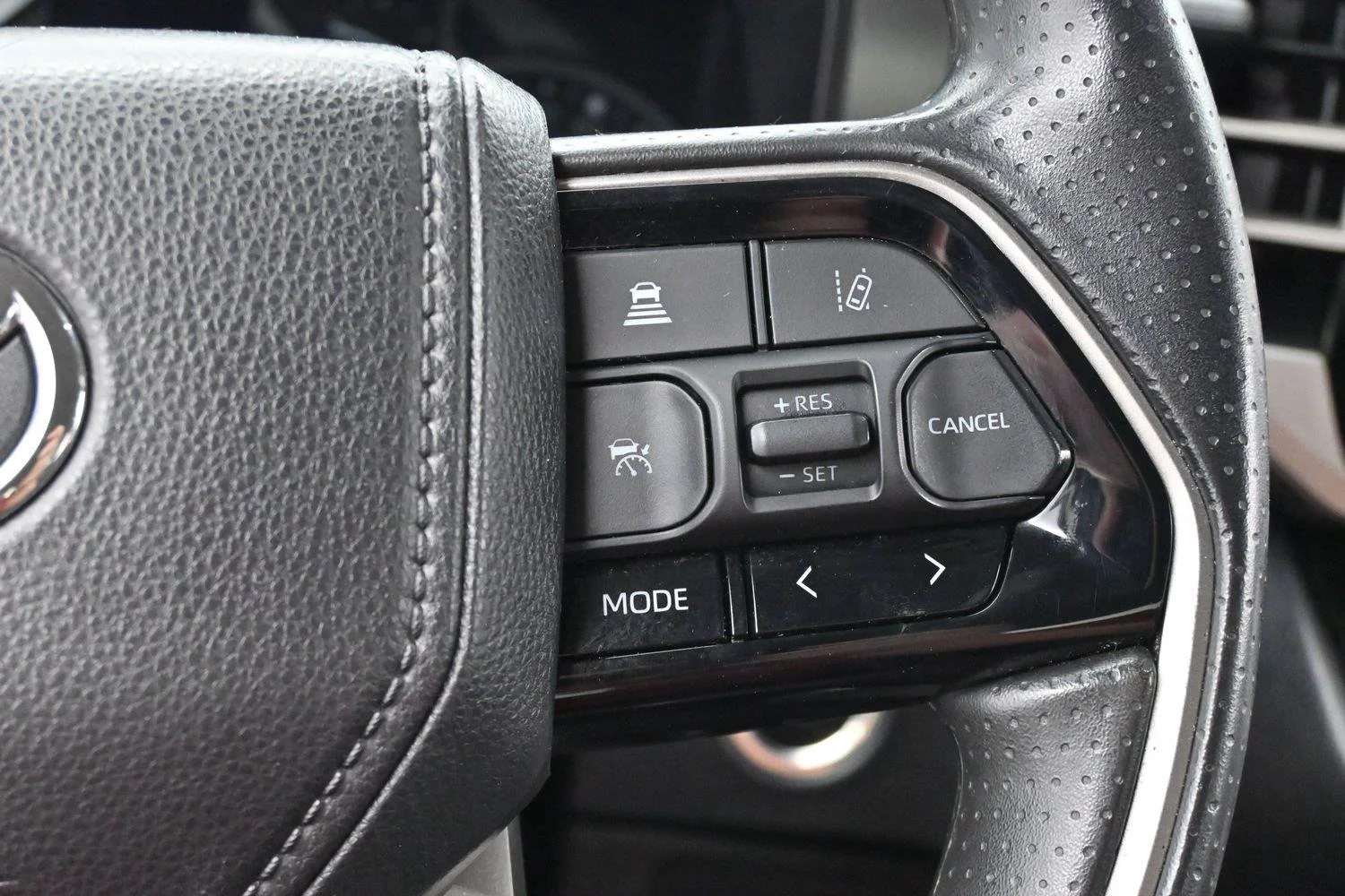 Used 2024 Ice Cap Toyota SR5 image 17