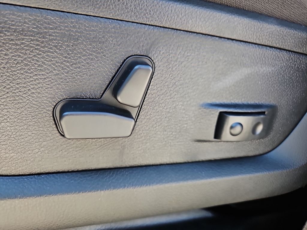2025 RAM 3500 Big Horn - Photo 14