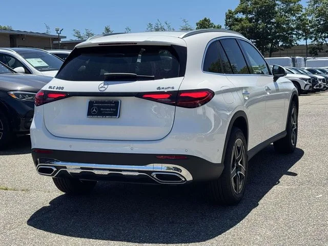 New 2026 White Mercedes-Benz GLC 300 image 10