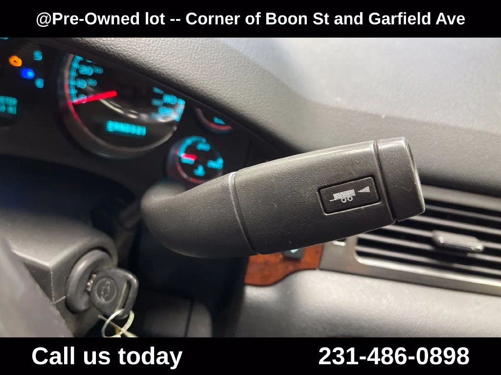 Used 2008 Black Chevrolet LT image 23