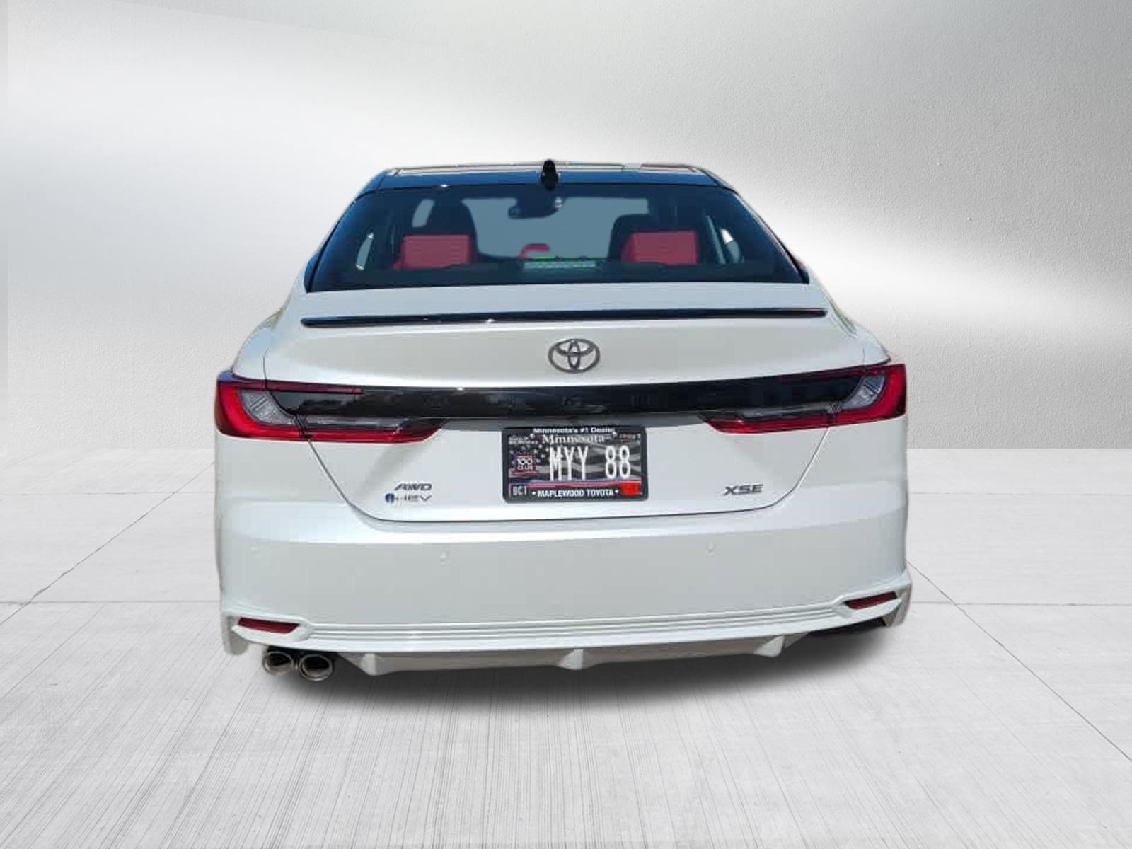 Used 2026 Wind Chill Pearl w/Midnight Black Metallic Roof Toyota XSE image 6