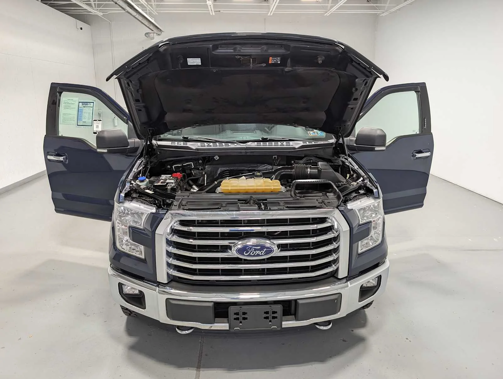 Used 2015 Blue Jeans Metallic Ford XLT image 10