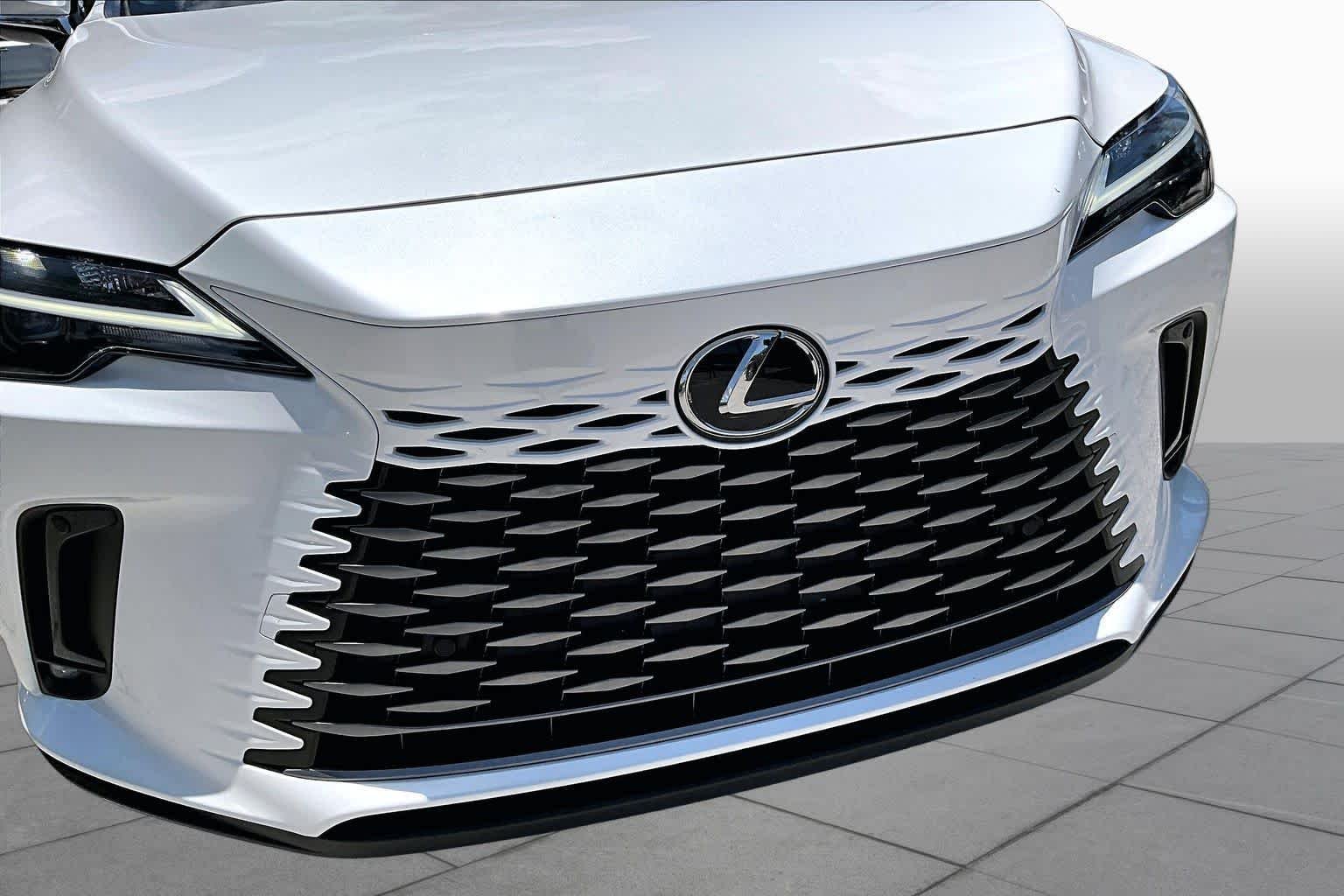 Used 2024 Eminent White Pearl Lexus Premium image 30