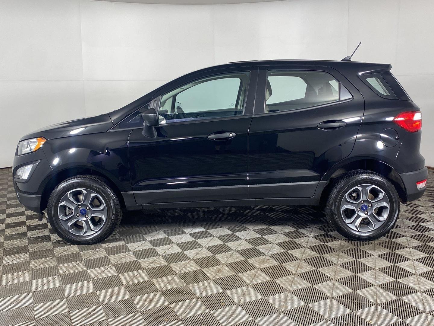 Used 2022 Shadow Black Ford S image 22